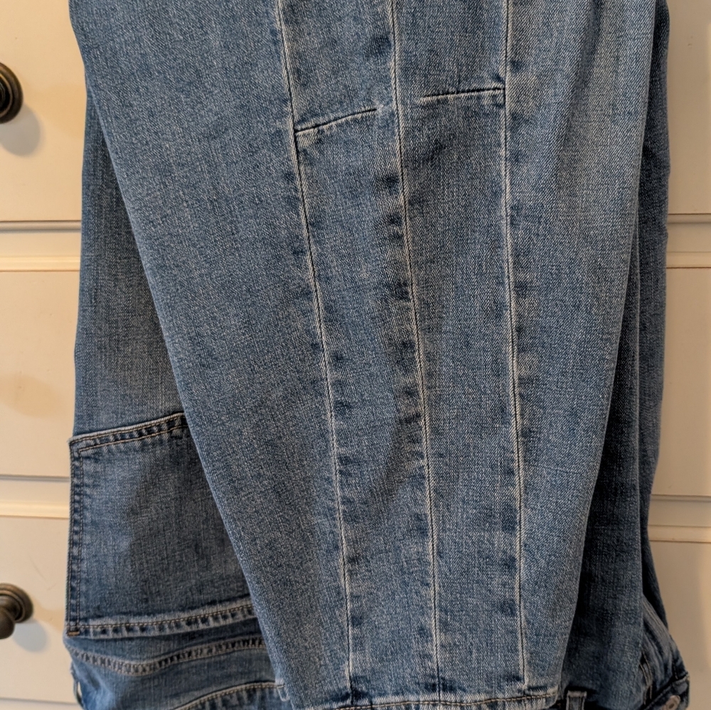 Old Navy Barrel Jeans. Size 16 - Picture 4 of 4